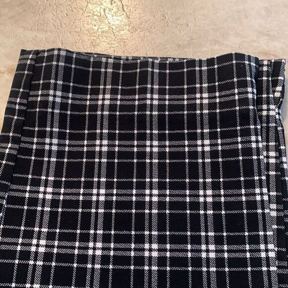 Pull On Black & White Pants - Picture 2 of 4